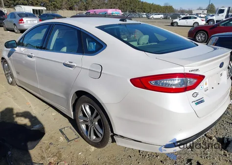 2015 Ford Fusion Energi Titanium from USA, damaged, VIN 3FA6P0SU6FR260682